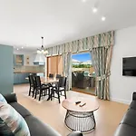 San Antonio With Private Pool In Novigrad