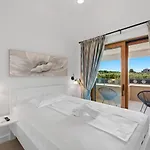 San Antonio With Private Pool In Novigrad *
