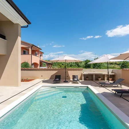 ヴィラ San Antonio With Private Pool In Novigrad