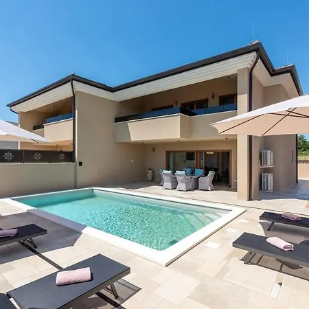 빌라 San Antonio With Private Pool In Novigrad *
