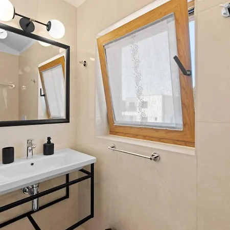 San Antonio With Private Pool In Novigrad