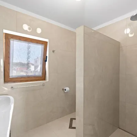 San Antonio With Private Pool In Novigrad * Bužinija