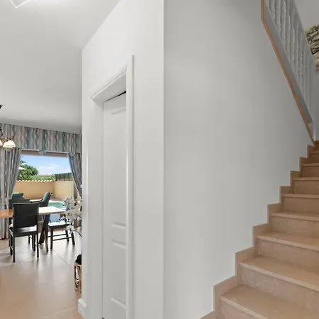 San Antonio With Private Pool In Novigrad 빌라 *